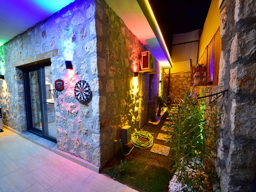  gece  -  Kasım
  | Kalkan Akbel'de Romantik Jakuzili Villa Tatili: Korunaklı Havuz ve Özel Anlar